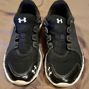 Under amount running shoes